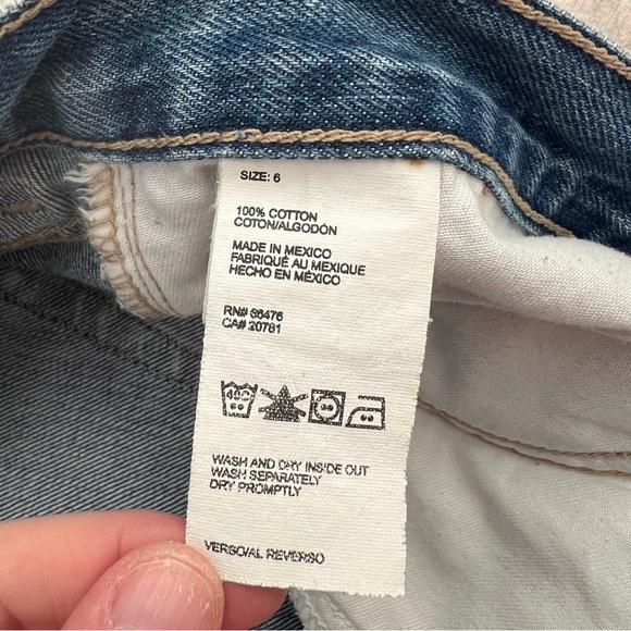 Y2K Tommy Hilfiger "New Vintage Boyfriend Jean" Size 6 - Picture 6 of 10
